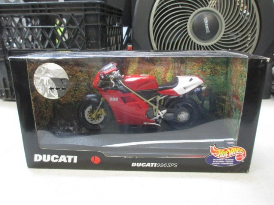 Ducatl 1:10 Hot Wheels - con 311