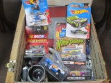 Assorted Hot Wheels, Camera and Whale Plaque - con 317