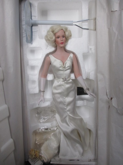 Edith Head Collectors Doll in box - con 123