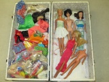 Trunk full of Barbies and Accessories -> Will not be Shipped! <- con 123