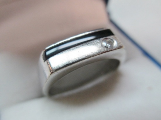 10K White Gold Ring with Diamond - Size 10 - con 3