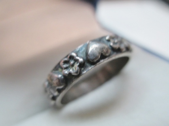 Sterling Silver Ring - Size 6.5 -  con 583