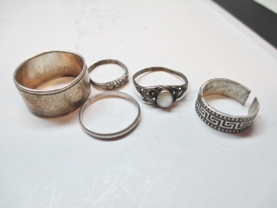 5 Sterling  Silver Rings - con  454
