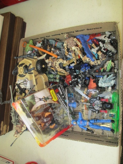 Box of GI Joe Figurines - con 757