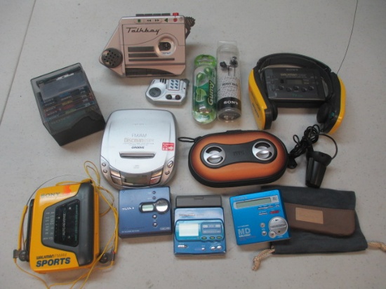 Lot of Radio players, Disc Players and More - con 757
