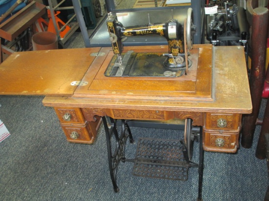 White Treadle Sewing Machine -> Will not be Shipped! <- con 757