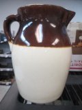 Vintage RRP Roseville USA Glossy Brown Creamer -> Will not be Shipped! <- con 943