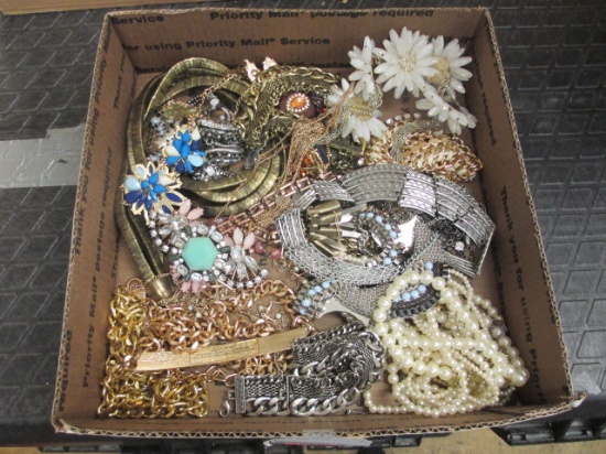 Lot of Jewelry con 757