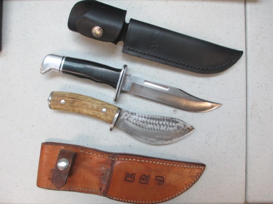 Buck and ERJ Knives with sheaths con 308