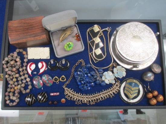 Assorted Jewelry and Collectibles - con 649