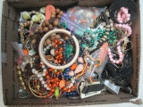 5lbs of Costume Jewelry - con 757
