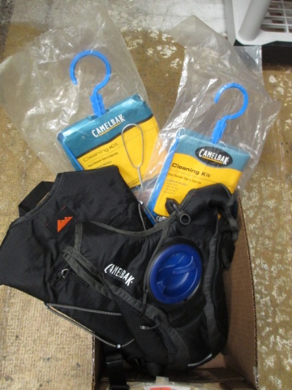 Camelback With 2 Camelback Cleaning Kits - con 317