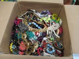 Assorted Jewelry - 10 lbs - con 668