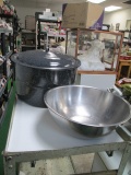 Two Large Pots - Will not be shipped -  con 454