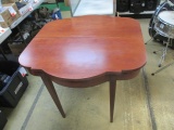 Vintage Mahogany Game Table Will Not Be Shipped con 672