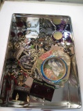 Tin of Assorted Jewelry - con 38