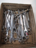 40 Assorted Wrenches - Metric and Standard - con 311