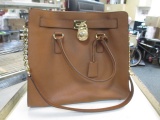Authentic Michael Kors Purse - Like New - con 684