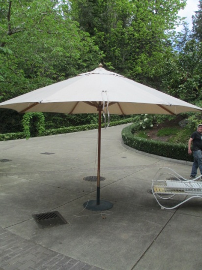 Patio Market Umbrella with heavy duty Stand