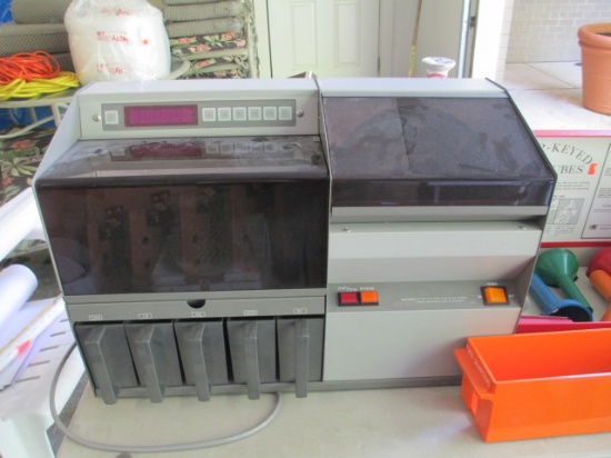 Burroughs Coin Counting and Rolling machine Model T 210 & Accessories 13x21x9 Working great