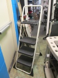 Step Ladder - Will not be shipped - con 414