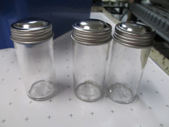 30 Small Glass Jars with Screw Lids - Will not be shipped - con 709