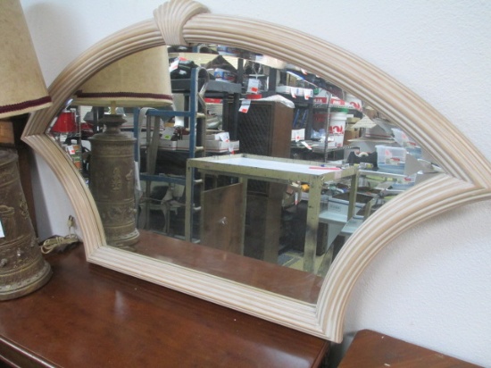 Framed Shell Shaped Mirror - Will not be shipped - con 171