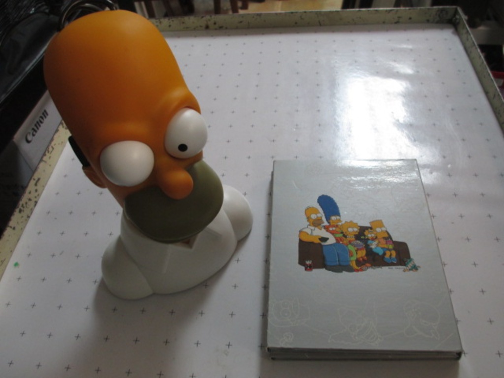 Collectible Homer Simpson AM/FM Radio Plus DVDs - con 613 | Estate &  Personal Property Personal Property | Online Auctions | Proxibid