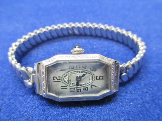 Antique Deco Ladies Gruen Watch - Works - con 672