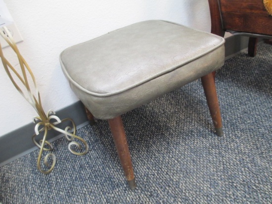Vintage Foot Stool - 13x16x16 - Will not be shipped - con 699