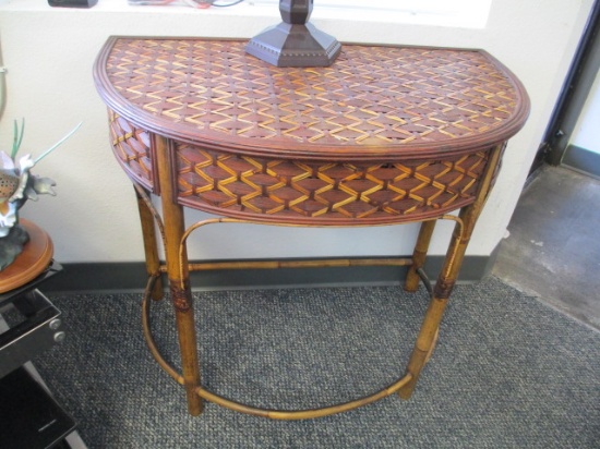 Wicker Table - Will not be shipped - con 484