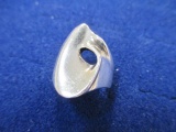 Sterling Silver Ring - Size 7.5 - con 447