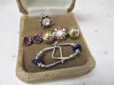 Four Vintage Pairs of Earrings - Pierced - con 672