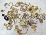 Assorted Jewerly - con 668