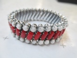 Vintage Red and White Coral Stretch Bracelet - Signed - Made in Japan - con 754