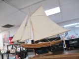 Large Wood Model of a 1930's Yacht - Will not be shipped - con 394