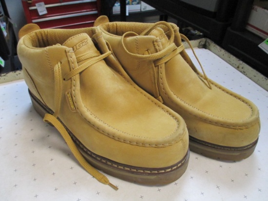 Size 12 Lugz Boots - Worn Once - con 555