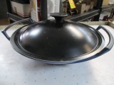 Le Creuset Cast Iron Wok - Will not be shipped - con 672