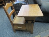 Old Kids Desk - Will not be shipped - con 555