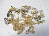 Assorted Piece Jewelry - con 668