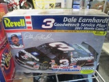 Dale Jr Revell Good Wrench - Model Car - con 795