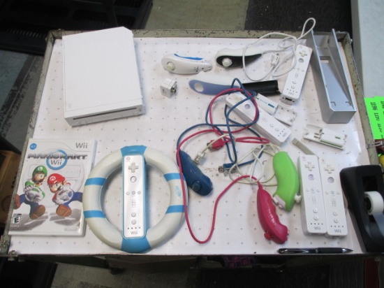 Wii - 1st Generation - with Controllers, Wheel and Game - con 694