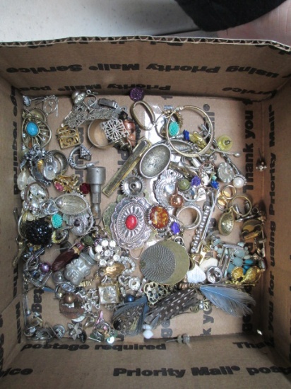 Small Jewelry Assortment - con 793