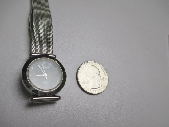 Women's Elegant Skagen Denmark 107555BD 5.5 Watch - con 668