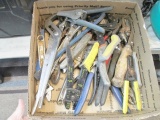 Assorted Hand Tools - con 802