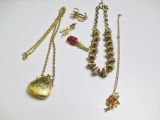 Vintage Jewelry - con 668