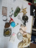Antiques and Collectibles - con 672
