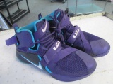 Nike Lebron James Siz 7y Shoes- con 666