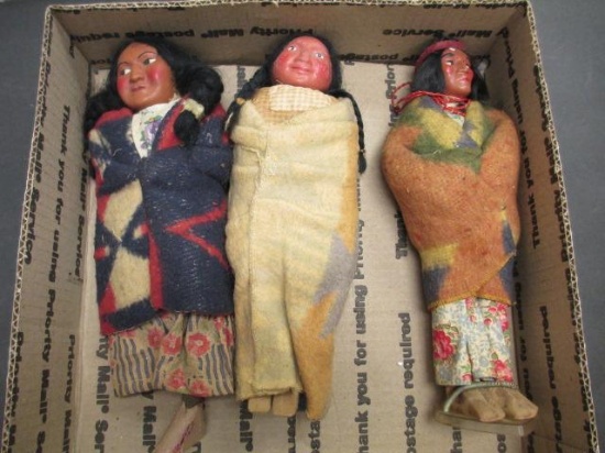 3 Vintage Native American Indian Dolls (1 has foot missing) - con 3