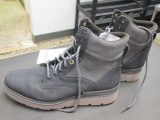 New Pair of Timberland Boots Size 9.5 - con 831
